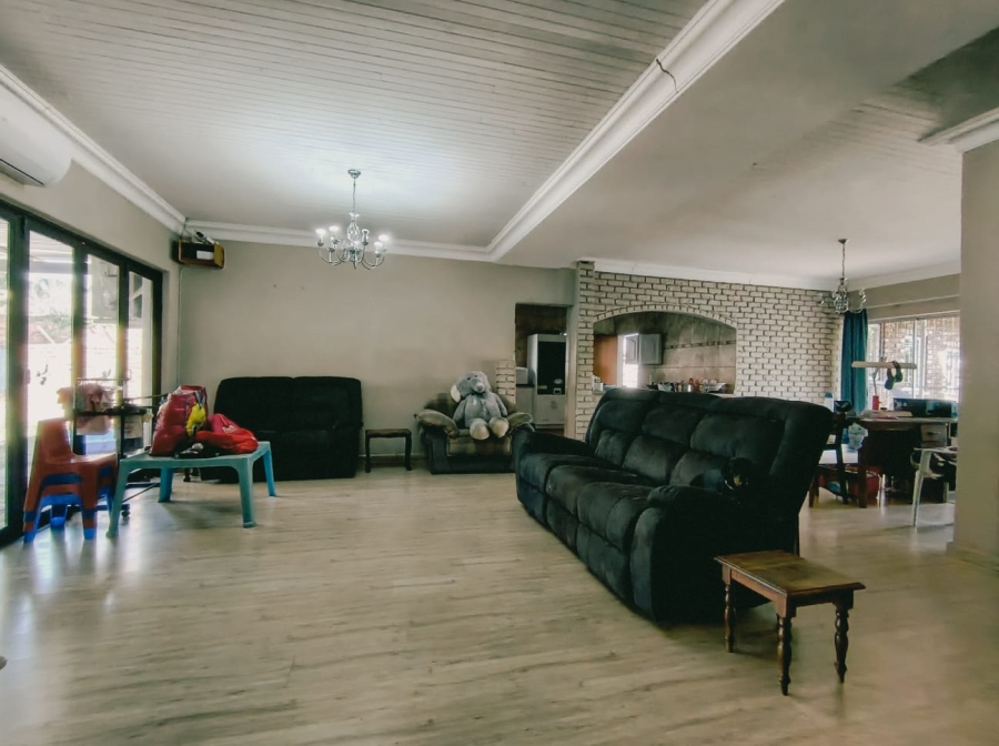 4 Bedroom Property for Sale in Wilkoppies North West